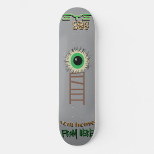 Gruseliger grüner Skateboard mit Auge