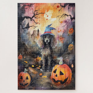 Gruseliger Halloween-Pudel mit Kürbissen