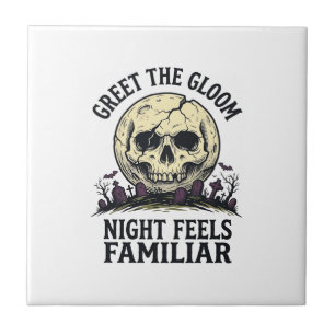 Gruseliger Mond-Schädel-Halloween-Grafik-Shirt_1 Fliese