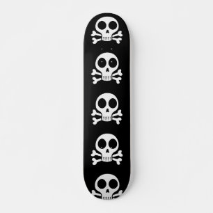 gruseliger Totenschädel auf schwarzem Hintergrund Skateboard