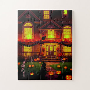 Gruseliges Haus in der Halloween-Nacht