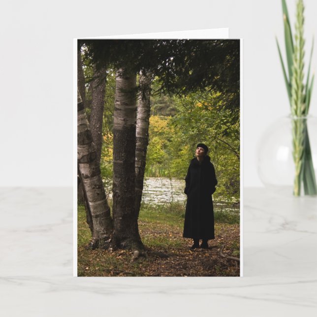 Grußkarte "Elegante Frau unter Bäumen" Karte (Vorderseite)