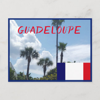 Guadeloupe-Flagge mit tropischen Palmen Postkarte