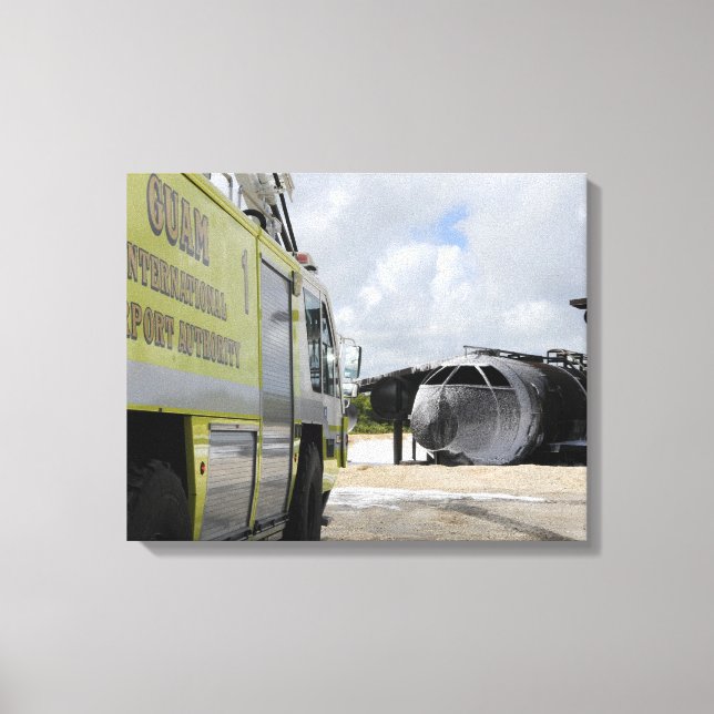 Guam's WONPAT Airport Leinwanddruck (Vorderseite)
