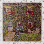 Guardaboschi Haus von Gustav Klimt, Vintage Kunst<br><div class="desc">Das Guardaboschi-Haus (1912) von Gustav Klimt ist ein Vintages Viktorianisches Kunstsymbolismus-Gemälde. Von außen hat man einen Blick auf ein Landhaus mit Blume und Pflanze in den Fenstern und Efeu, der an den Wänden wächst. Eine blaue Bank steht gegenüber dem Zuhause mit Blick auf den Garten. Über den Künstler: Gustav Klimt...</div>