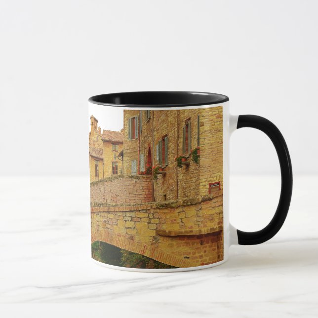 Gubbio Umbria Italy House Architecture Tasse (Rechts)
