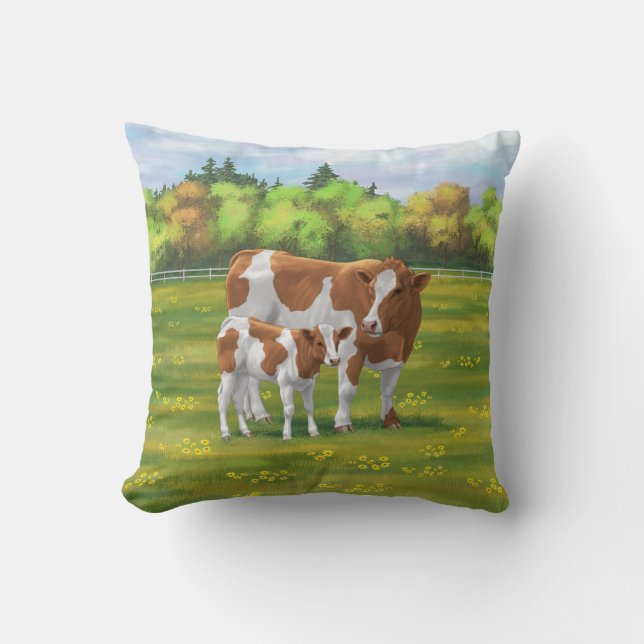 Guernsey Kuh & Niedlich Calf im Sommer Weide Kissen (Vorderseite)