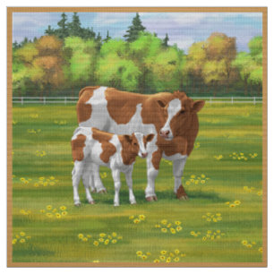 Guernsey Kuh & Niedlich Calf im Sommer Weide Stoff