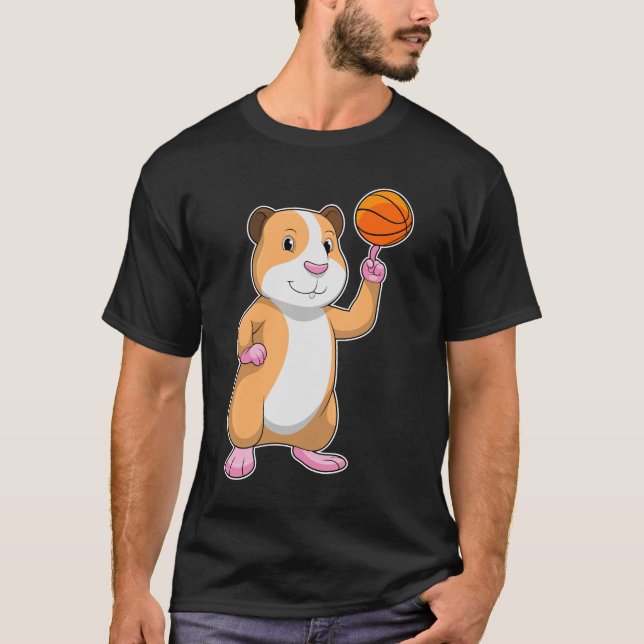 Guinea Schwein als Basketballspieler mit Basketbal T-Shirt (Vorderseite)