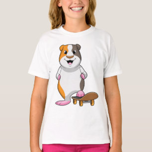 Guinea Schwein als Skater mit Skateboard T-Shirt