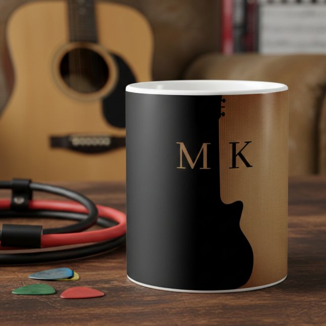 Guitar Silhouette Tan Wood Name Monogram Kaffeetasse (Von Creator hochgeladen)
