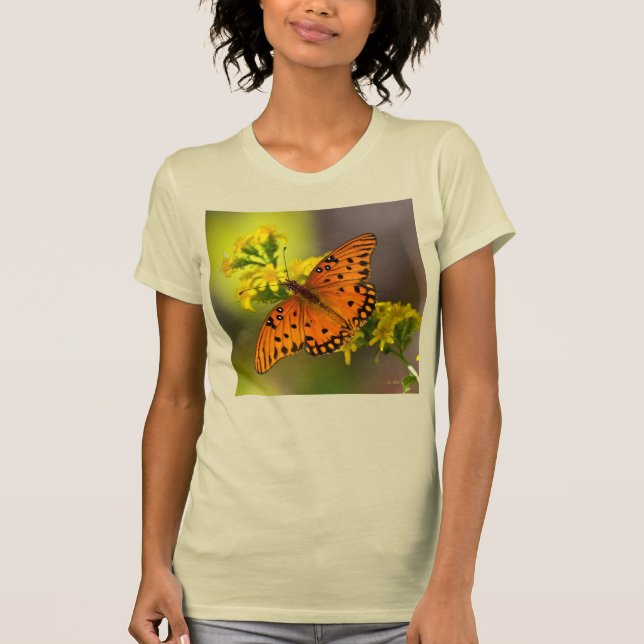 Gulf Fritillary aka Passion Butterfly on Goldenrod T-Shirt (Vorderseite)