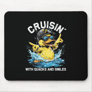 Gummi-Enten-Crew genießt Kreuzfahrt-Urlaub V Mousepad