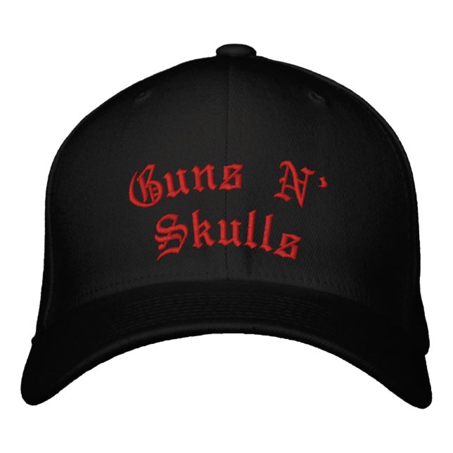 Guns N' Skulls Bestickte Kappe (Vorderseite)