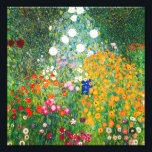 Gustav Klimt Blumengarten Print Fotodruck<br><div class="desc">Der Gardinengarten von Gustav Klimt. Ölmalerei auf Leinwand aus dem Jahr 1907. Der Blumengarten, der während seiner goldenen Phase fertig gestellt wurde, ist eines der bekanntesten Landschaftsgemälde Klimts. Die Sommerfarben brachen in diesem Werk mit einer wunderschönen Mischung aus orangefarbenen, roten, lila, blauen, rosa und weißen Blüten aus. Ein großartiges Geschenk...</div>
