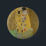 Gustav Klimt "Der Kuss" Button<br><div class="desc">Gustav Klimts Meisterwerk: "Der Kuss". "Der Kuss", erschaffen vom österreichischen Maler Gustav Klimt. Es gilt als sein berühmtestes Werk. Er malte es zwischen den Jahren 1907 und 1908, die der Höhepunkt seiner "Goldenen Periode"waren, als er eine Reihe von Werken malte, die Goldblatt verwendeten. Österreich betrachtet "The Kiss" als nationalen Schatz....</div>