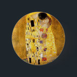 Gustav Klimt der Kuss-Knopf Button<br><div class="desc">Gustav Klimt der Kussknopf. GrafikÖlfarbe auf Leinwand von 1907-1908. Der Kuss ist bekannteste Malerei Gustav Klimts, eine schöne Arbeit, welche die Höhe seines goldenen Zeitraums darstellt. Ein perfektes Geschenk für Liebhaber des österreichischen Symbolismus, Gustav Klimt und schöne Kunst.</div>
