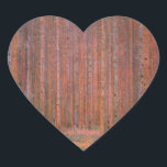Gustav Klimt Fir Forest Tannenwald Rote Bäume Herz-Aufkleber<br><div class="desc">Vintager Gustav Klimt Fir Forest - Jugendstil Rote Bäume Diese wunderschöne Vintage Gemälde von Meister Gustav Klimt. Das Gemälde namens Tannenwald I zeigt uns eine wunderschöne Landschaft mit Roten Tannen, durch einen dichten Wald. Gustav Klimt fasste in diesem Landschaftsbild das Gefühl der Lebenskraft auf. Der Tannenwald wurde 1901, während der...</div>