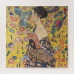 Gustav Klimt-Lady mit einem Fan |<br><div class="desc">[Besondere Erinnerung] Dieses Produkt wurde unter Verwendung eines hochauflösenden JPG-Formats mit den Abmessungen 11088 x 11040 Pixel bei 300 DPI entwickelt.** Gustav Klimts "Lady with a Fan" ist ein faszinierendes Porträt, das den Kern der Jugendstil- und Jugendstil-Bewegungen erahnen lässt. Das Gemälde zeigt eine Regalfrau, ihren Blick direkt und selbstbewusst, und...</div>