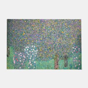 Gustav Klimt - Rosenbüsche unter den Bäumen Fußmatte