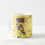 Gustav Klimt Stoclet Frieze Kaffeetasse<br><div class="desc">[Spezielle Erinnerung] Dieses Produkt wurde mit einem hochauflösenden JPG-Format mit einer Größe von 7152 x 2004 Pixel bei 300 DPI entwickelt.** Gustav Klimts "Stoclet Frieze" ist ein atemberaubendes Beispiel für Art Nouveau, mit einer Reihe goldener, länglicher Figuren in verschiedenen Posen, verbunden mit verzierten Mustern und Symbolen. Der Fries, der ursprünglich...</div>