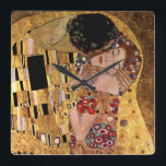 Gustav Klimt: The Kiss (Detail) Quadratische Wanduhr<br><div class="desc">A beautiful classic wall clock featuring a romantic couple sharing a kiss,  painted by the Austrian symbolist painter Gustav Klimt.</div>