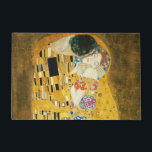 Gustav Klimt The Kiss Fußmatte<br><div class="desc">Gustav Klimt Die Vintage Jugendstil-Malerei Der Kuss wurde zwischen 1907 und 1908, dem Höhepunkt seiner Goldenen Periode, vom österreichischen Symbolik-Maler Gustav Klimt gemalt, als er eine Reihe von Werken in einem ähnlich vergoldeten Stil malte. Das Gemälde gilt weithin als Meisterwerk der frühen Moderne. Es ist ein Symbol des Wiener Jugendstils...</div>