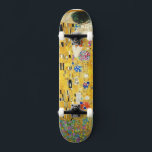 Gustav Klimt The Kiss Skateboard<br><div class="desc">Gustav Klimt Die Vintage Jugendstil-Malerei Der Kuss wurde zwischen 1907 und 1908, dem Höhepunkt seiner Goldenen Periode, vom österreichischen Symbolik-Maler Gustav Klimt gemalt, als er eine Reihe von Werken in einem ähnlich vergoldeten Stil malte. Das Gemälde gilt weithin als Meisterwerk der frühen Moderne. Es ist ein Symbol des Wiener Jugendstils...</div>