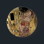 Gustav Klimts Kissendetails (ca. 1908) Button<br><div class="desc">Ein klassisches Kunstwerk, das in den öffentlichen Bereich übergegangen ist und wunderbare Geschenke und andere Produkte macht. Das Kiss ist eines der berühmtesten Werke von Gustav Klimt und wird durch den verzierten Stil antiker Mosaike inspiriert. Klimt (1862-1918) war eines der Hauptmitglieder der Sezessionsbewegung Wien. Seine Arbeit ist durch Sinnlichkeit geprägt,...</div>