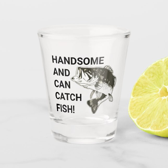 Gut aussehender und in der Lage, Fisch-Largemouth- Schnapsglas (Vorderseite)
