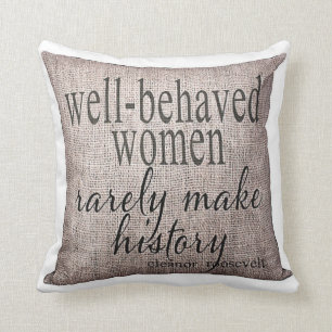 gut-benommene Frauen… Kissen