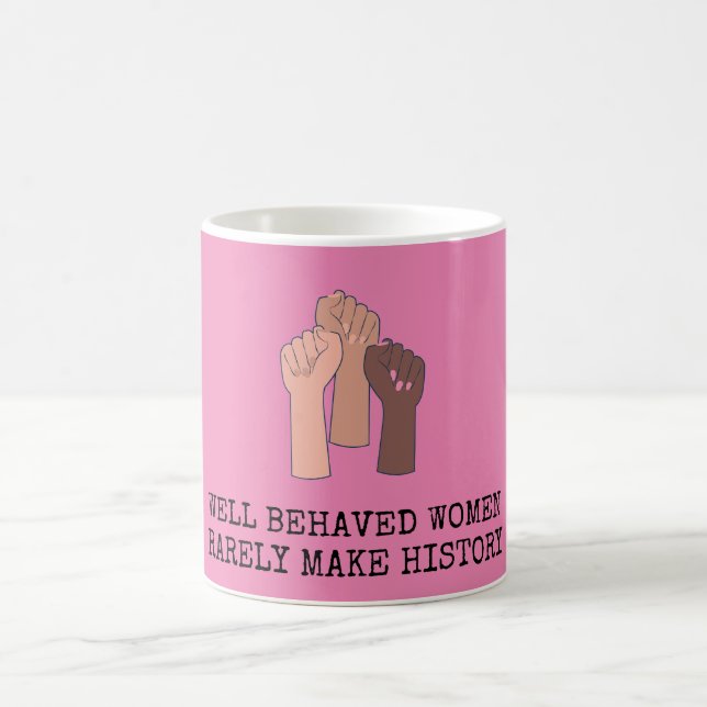 Gut Benommene Frauen machen selten Geschichte Kaffeetasse (Mittel)