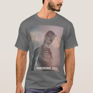 Gutaussehender Teufel. Skelett mit Hörnern T-Shirt