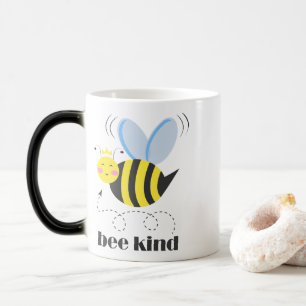 Gute Bienenprinzessin mit Krone und Slogan Bee Kin Verwandlungstasse