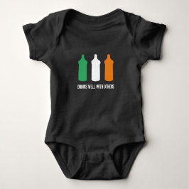 Gute Getränke mit anderen irischen Flaschen für Sä Baby Strampler