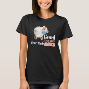 Gute kleine Schafe tragen ihre Maske, die Fa trägt T-Shirt