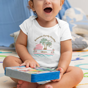 Gute Zeiten vor Surfboard Familie Beach Urlaub Baby Strampler
