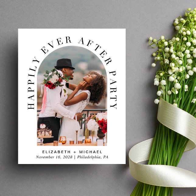 Gutes Budget nach Party Arch Foto Hochzeit (Celebrate your love story with an invitation showcasing your favorite photo in an elegant arch frame)