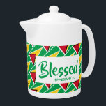 GUYANA FLAG Gesegnet Christliches, individuelles M<br><div class="desc">Feiern Sie Ihren Glauben und Ihre GUYANESE Erbe, wenn Sie als Nächstes genießen Sie Ihr heißes Getränk in diesem stilvoll gestalteten Teekessel, der die GOLDEN ARROWHEAD Fahne von GUYANA in einem diagonalen Fliesenmuster zeigt, mit Scripturreferenz Ephesians 1:3 (gesegnet mit jedem spirituellen Segen). Dies wäre ein ideales Geschenk zu jeder Jahreszeit...</div>