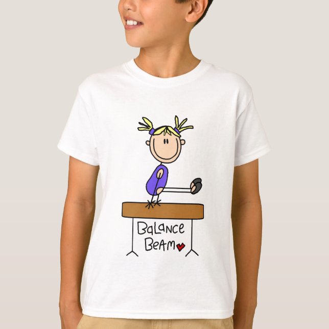 Gymnaste blonde de fille sur des T-shirts et des (Devant)