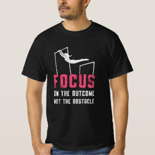 Gymnastik im Fokus auf dem Outcome Bars Beam Gymna T-Shirt