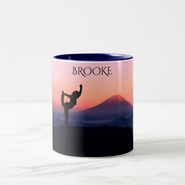 Gymnastik zwei tönte personalisierte Kaffee-Tasse. Zweifarbige Tasse (Mittel)