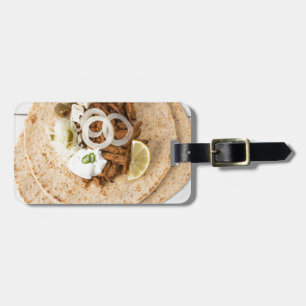 Gyros pita mit Tzatziki coleslaw olives und feta Gepäckanhänger
