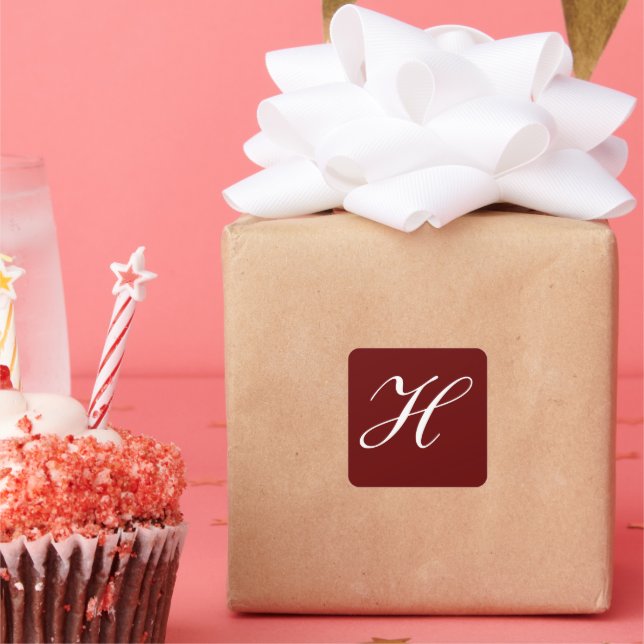 H Monogram Initial White on Maroon Quadratischer Aufkleber (Party)