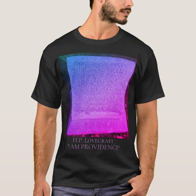 H.P. Lovecraft 'I AM PROVIDENCE' Grave T-Shirt (Vorderseite)