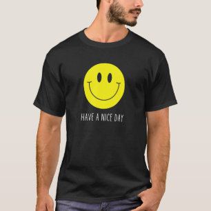 Habe ein schönes, gelbes Lächeln Gesicht lächelnd T-Shirt