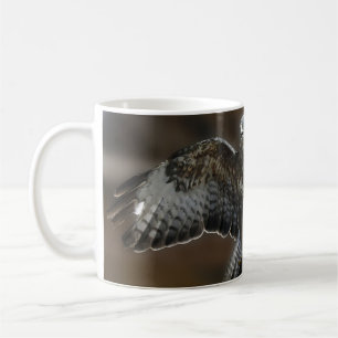 Habicht mit ausgebreiteten Flügeln Tierschutzgebie Kaffeetasse