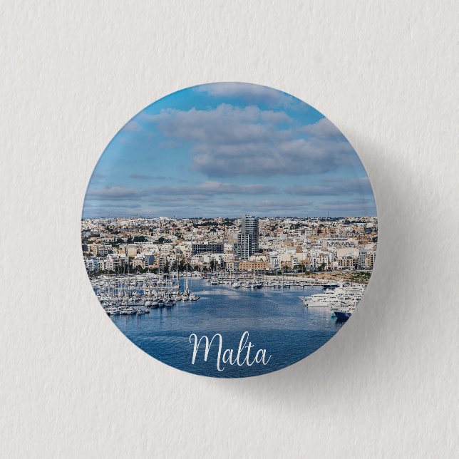 Hafen Sliema mit modernen Gebäude und Booten Button (Vorderseite)