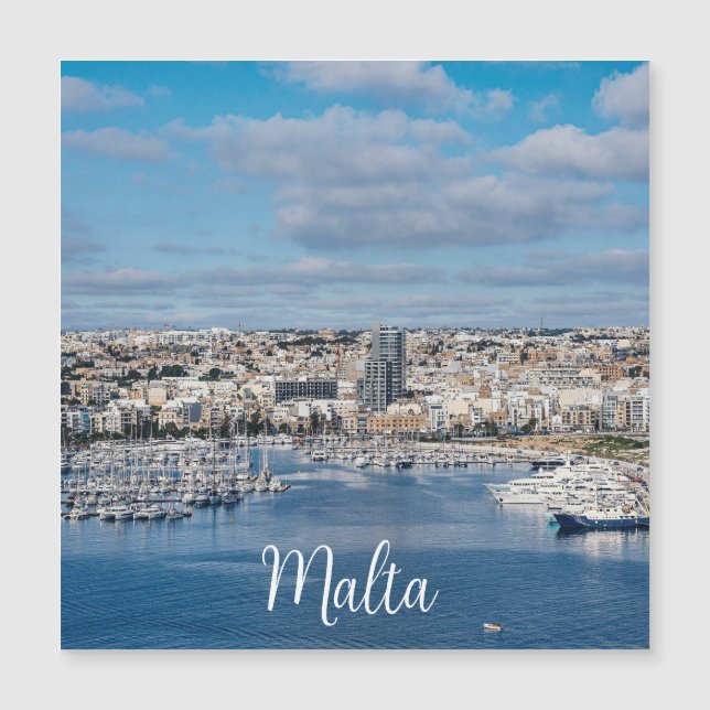 Hafen Sliema mit modernen Gebäude und Booten mag Magnetkarte (Vorderseite)