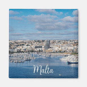 Hafen Sliema mit modernen Gebäude und Booten Magnet